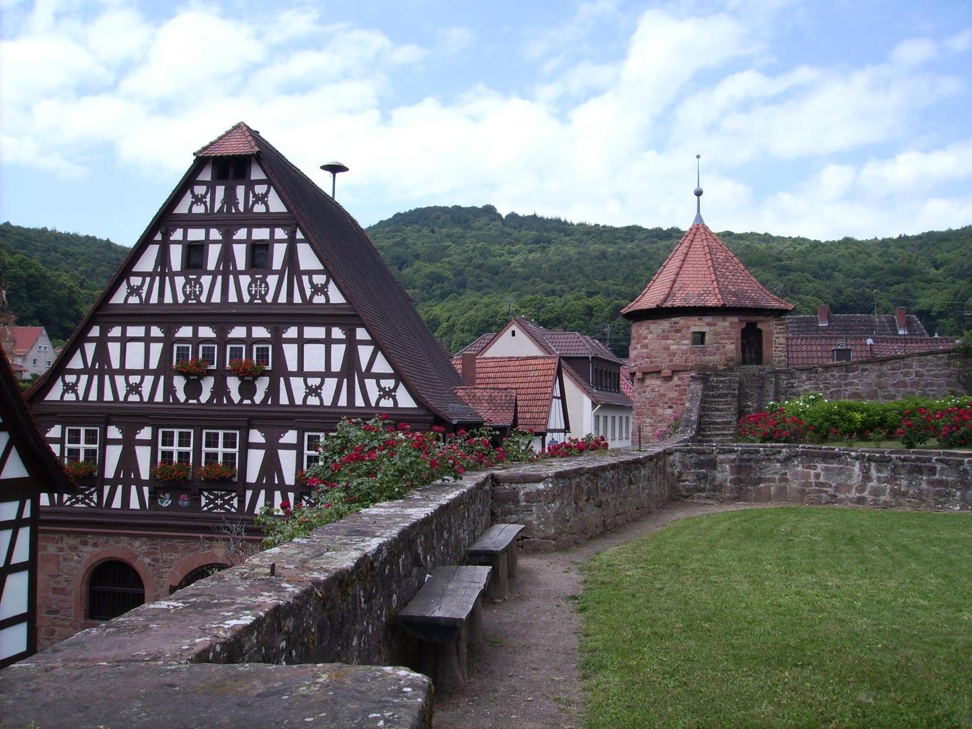 ホテル Haus Am Kastanienwald Dörrenbach エクステリア 写真