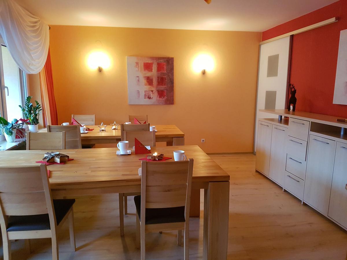 ホテル Haus Am Kastanienwald Dörrenbach エクステリア 写真