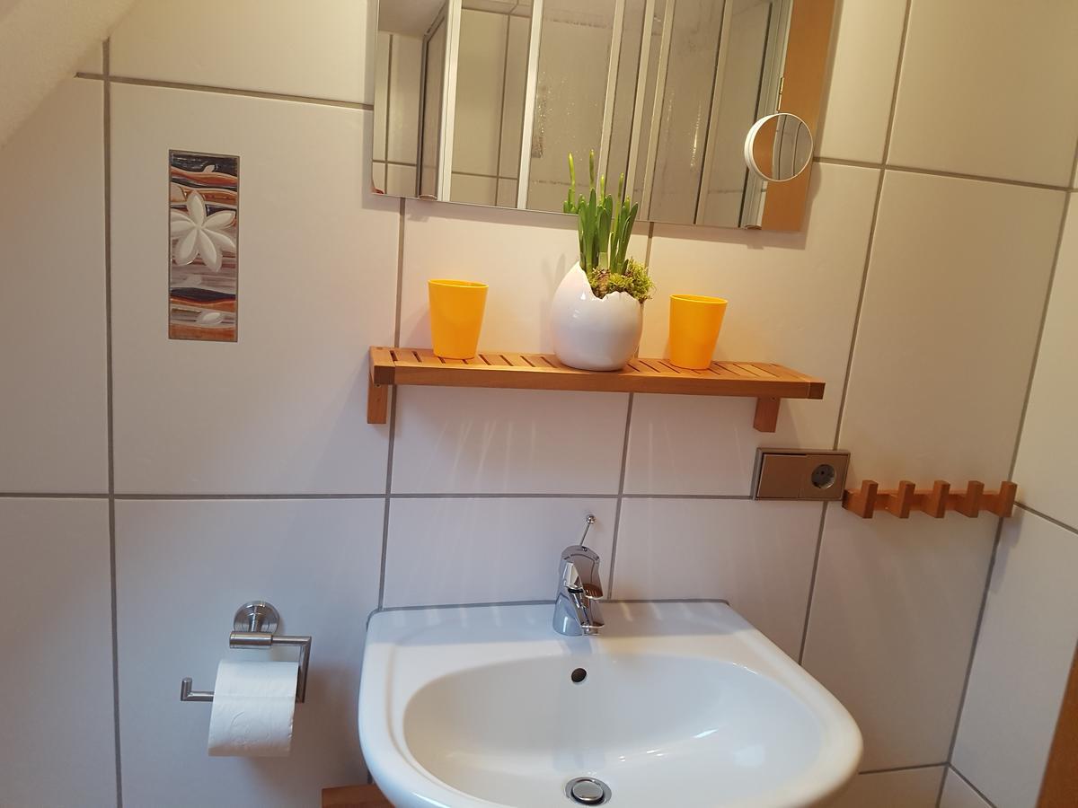 ホテル Haus Am Kastanienwald Dörrenbach エクステリア 写真